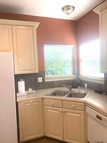850 Troutbeck Dr, Baton Rouge, LA 70810
