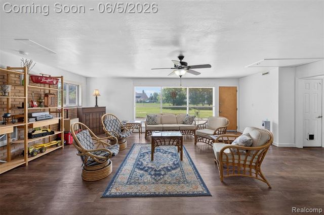 7174 Meadowvue Drive, Grand Blanc, MI 48439
