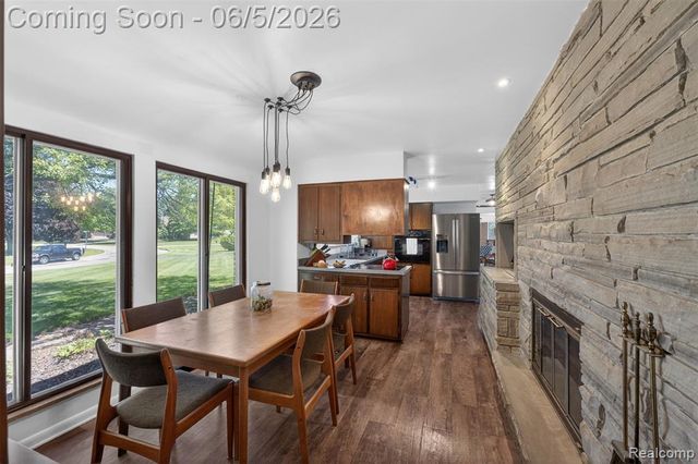 7174 Meadowvue Drive, Grand Blanc, MI 48439