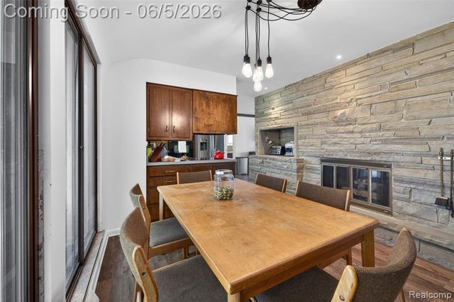 7174 Meadowvue Drive, Grand Blanc, MI 48439