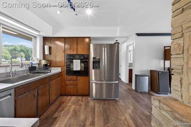 7174 Meadowvue Drive, Grand Blanc, MI 48439