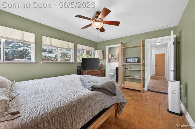 7174 Meadowvue Drive, Grand Blanc, MI 48439