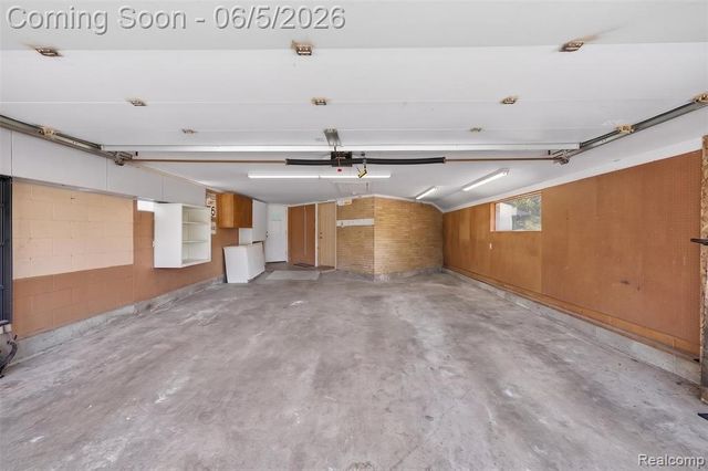 7174 Meadowvue Drive, Grand Blanc, MI 48439