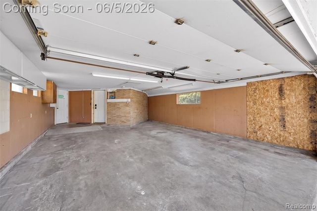7174 Meadowvue Drive, Grand Blanc, MI 48439