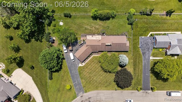 7174 Meadowvue Drive, Grand Blanc, MI 48439