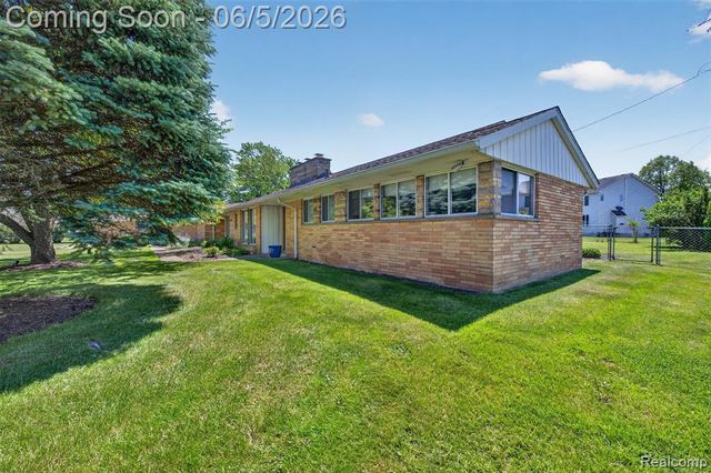7174 Meadowvue Drive, Grand Blanc, MI 48439
