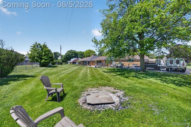 7174 Meadowvue Drive, Grand Blanc, MI 48439