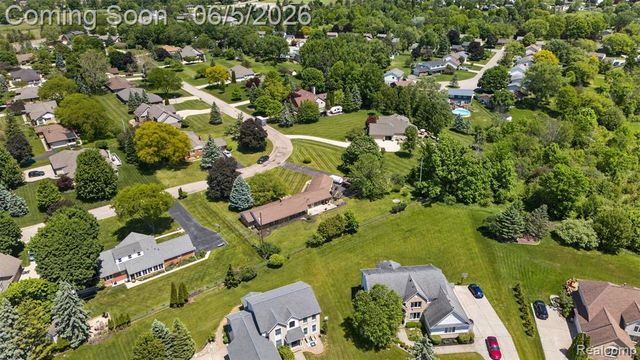 7174 Meadowvue Drive, Grand Blanc, MI 48439