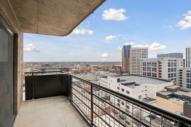 66 9th Street E 2115, Saint Paul, MN 55101