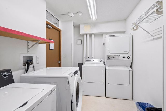 66 9th Street E 2115, Saint Paul, MN 55101