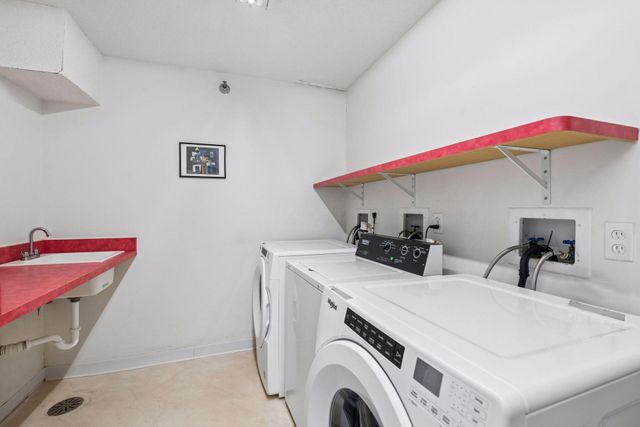 66 9th Street E 2115, Saint Paul, MN 55101