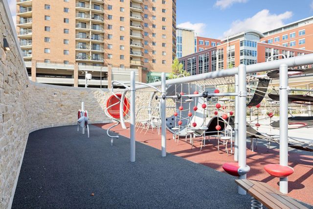 66 9th Street E 2115, Saint Paul, MN 55101