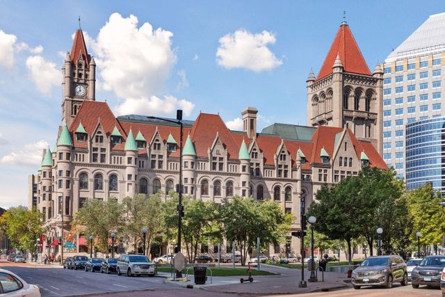 66 9th Street E 2115, Saint Paul, MN 55101