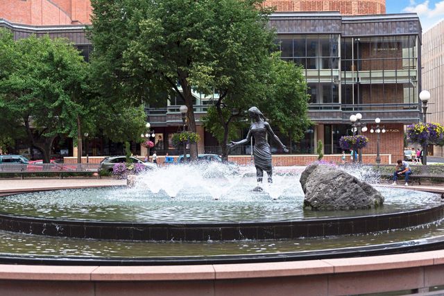 66 9th Street E 2115, Saint Paul, MN 55101