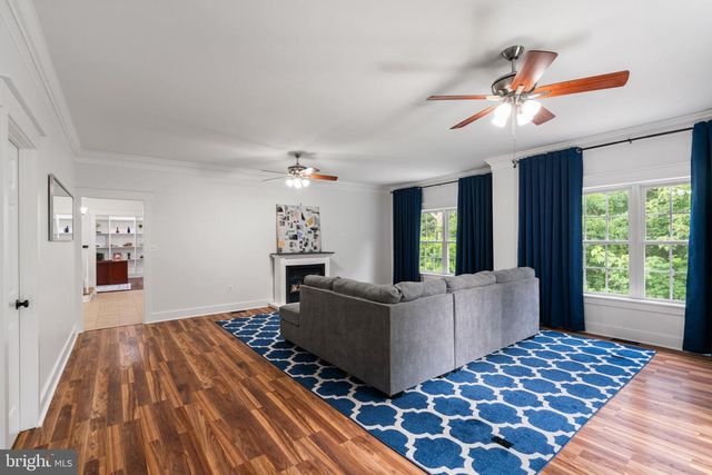 208 MARKHAM FARM RD, Front Royal, VA 22630