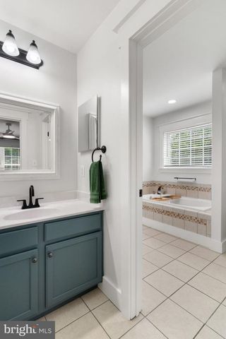 208 MARKHAM FARM RD, Front Royal, VA 22630