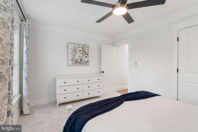 208 MARKHAM FARM RD, Front Royal, VA 22630