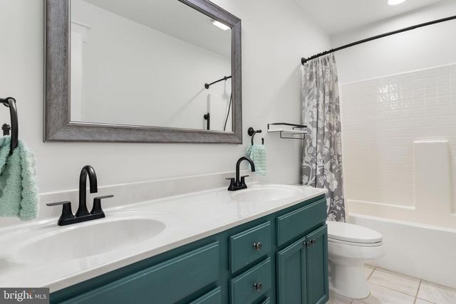 208 MARKHAM FARM RD, Front Royal, VA 22630
