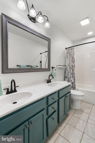 208 MARKHAM FARM RD, Front Royal, VA 22630