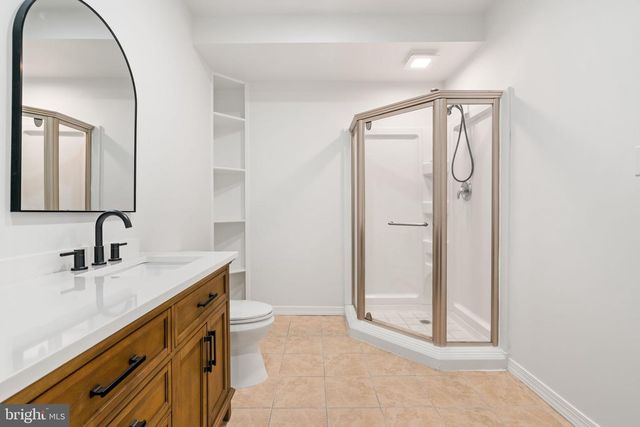 208 MARKHAM FARM RD, Front Royal, VA 22630