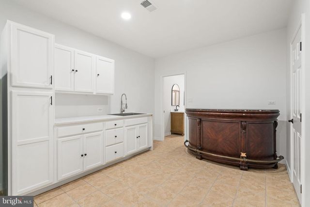 208 MARKHAM FARM RD, Front Royal, VA 22630