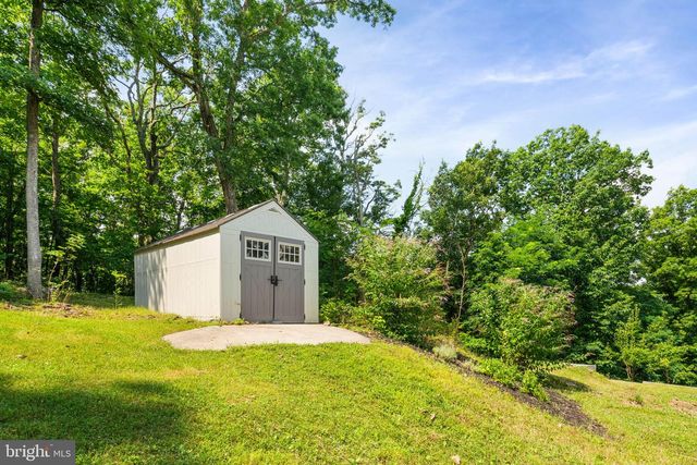 208 MARKHAM FARM RD, Front Royal, VA 22630