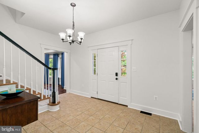 208 MARKHAM FARM RD, Front Royal, VA 22630