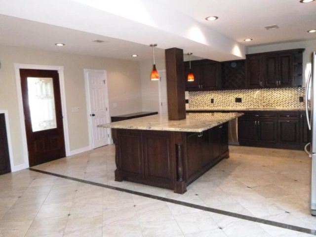 770 W Altadena Drive, Altadena, CA 91001
