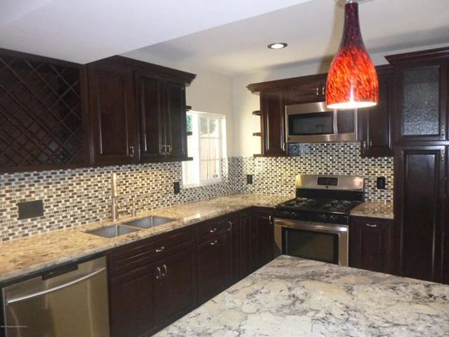 770 W Altadena Drive, Altadena, CA 91001