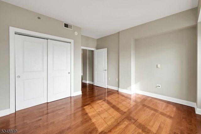 48 S Park St 414, Montclair Twp., NJ 07042