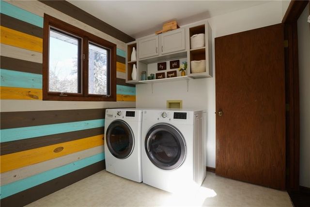 1511 Pine Park Drive, Eau Claire, WI 54701