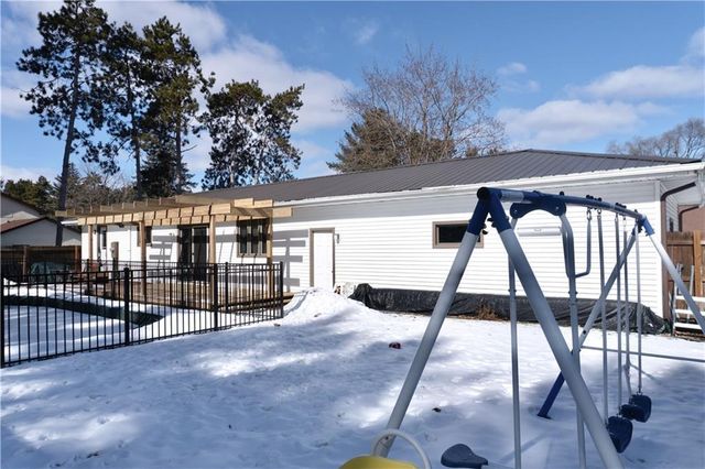 1511 Pine Park Drive, Eau Claire, WI 54701