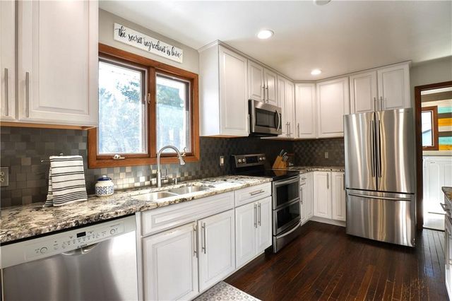 1511 Pine Park Drive, Eau Claire, WI 54701