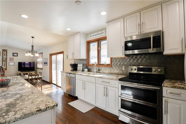 1511 Pine Park Drive, Eau Claire, WI 54701