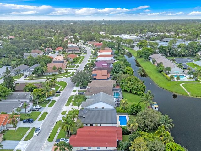 758 Lake Wellington Drive, Wellington, FL 33414