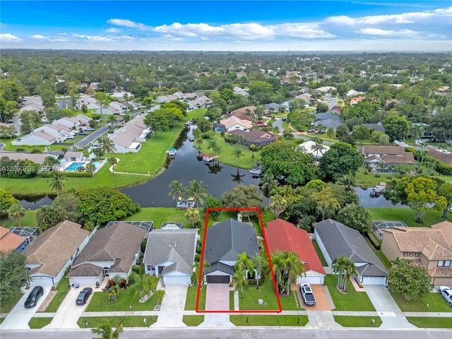 758 Lake Wellington Drive, Wellington, FL 33414