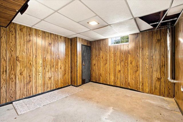 6518 Fenton Street, Dearborn Heights, MI 48127