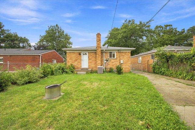 6518 Fenton Street, Dearborn Heights, MI 48127