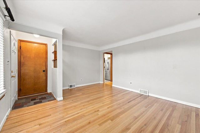 6518 Fenton Street, Dearborn Heights, MI 48127