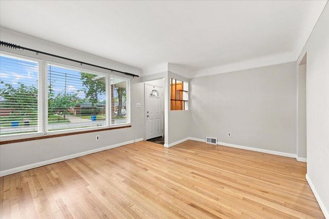 6518 Fenton Street, Dearborn Heights, MI 48127