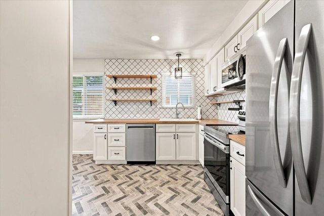6518 Fenton Street, Dearborn Heights, MI 48127