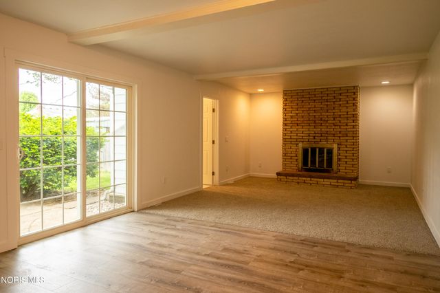 1236 Eastland Drive, Oregon, OH 43616