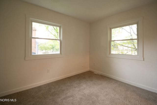 1236 Eastland Drive, Oregon, OH 43616