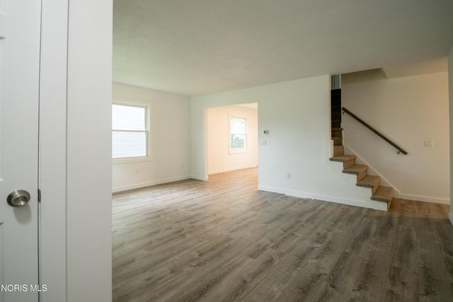 1236 Eastland Drive, Oregon, OH 43616