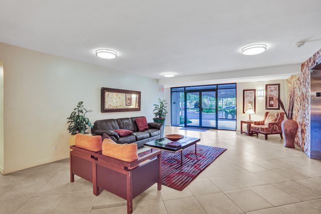 2940 N Course Dr 511, Pompano Beach, FL 33069