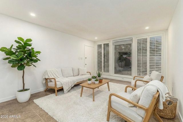 6935 E 4TH Street 4, Scottsdale, AZ 85251