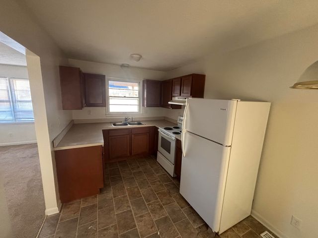 1469 Huntsville Drive B, Lexington, KY 40505