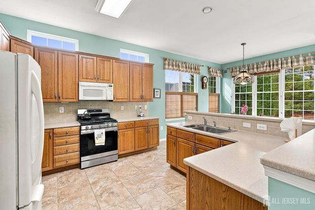 84 Kings Mill Road, Monroe, NJ 08831