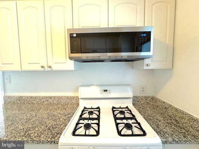 5700 FENWICK DR, Alexandria, VA 22303