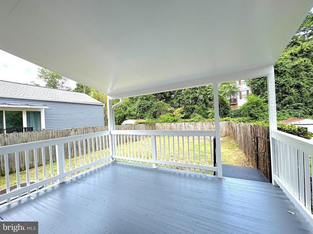 5700 FENWICK DR, Alexandria, VA 22303